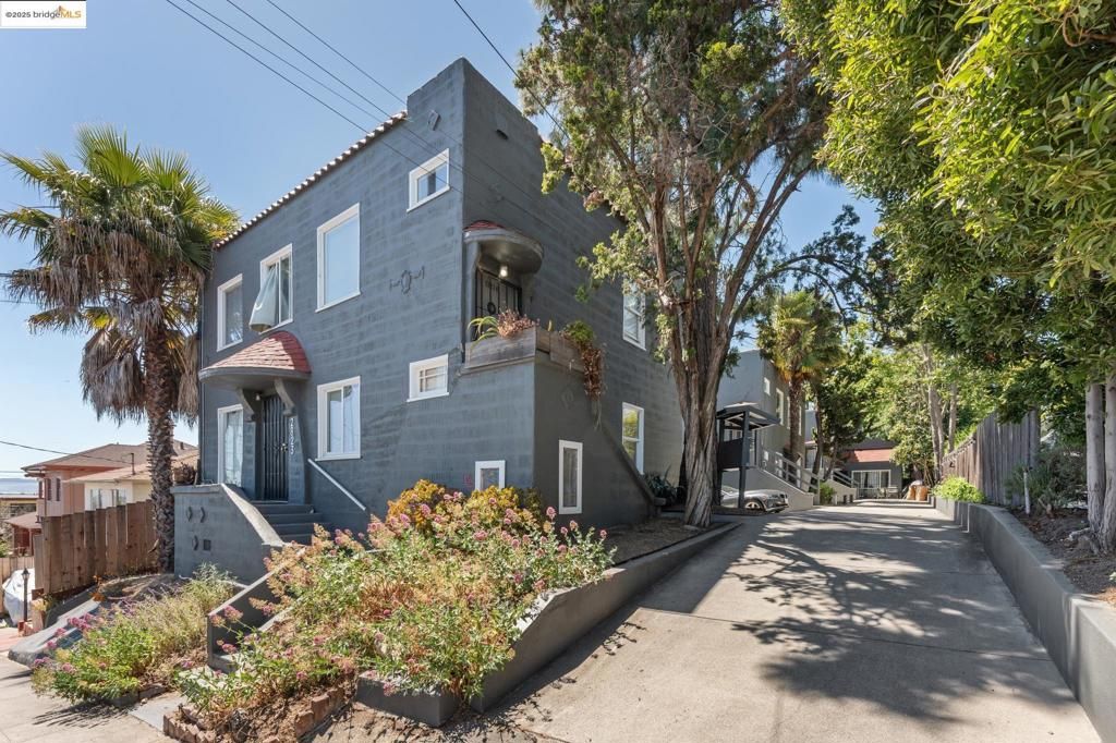 2823 11Th Ave B, Oakland, CA 94610