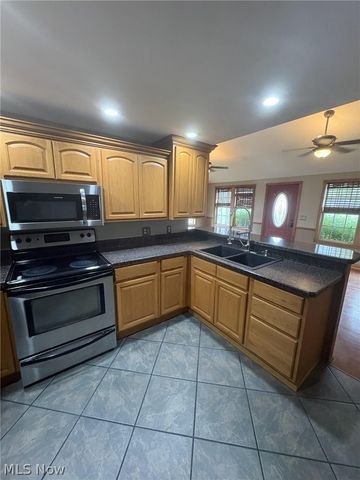 8177 S Cleveland Massillon Road 33, Clinton, OH 44216