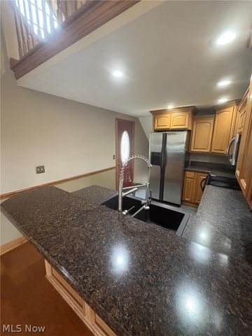 8177 S Cleveland Massillon Road 33, Clinton, OH 44216