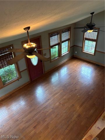 8177 S Cleveland Massillon Road 33, Clinton, OH 44216