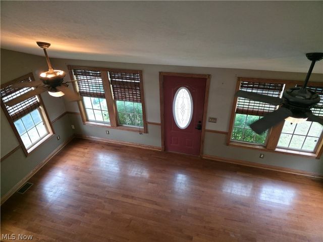 8177 S Cleveland Massillon Road 33, Clinton, OH 44216