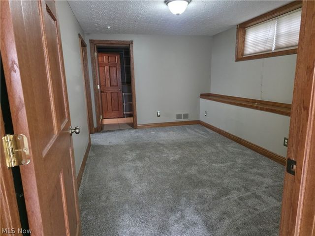 8177 S Cleveland Massillon Road 33, Clinton, OH 44216