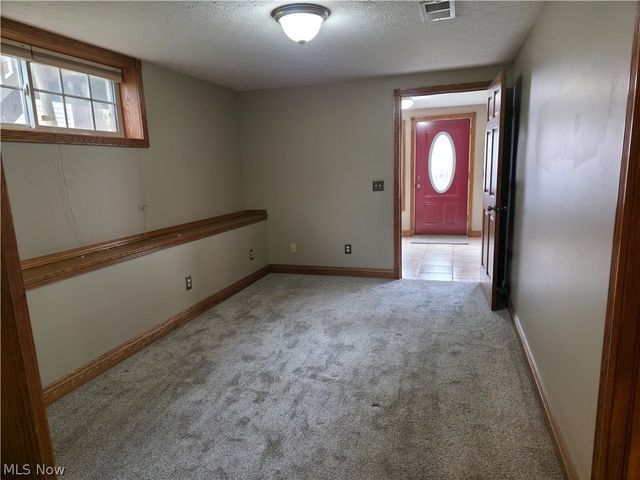 8177 S Cleveland Massillon Road 33, Clinton, OH 44216