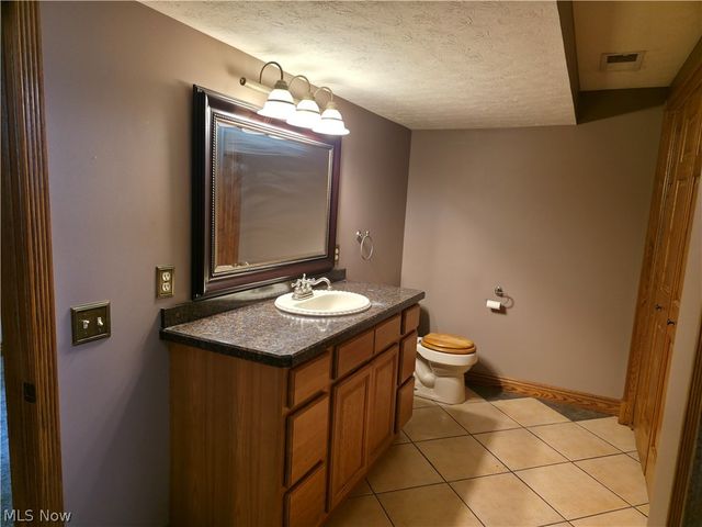 8177 S Cleveland Massillon Road 33, Clinton, OH 44216