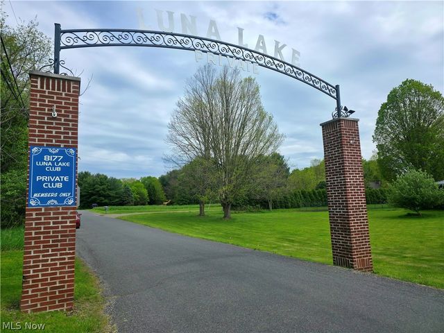 8177 S Cleveland Massillon Road 33, Clinton, OH 44216