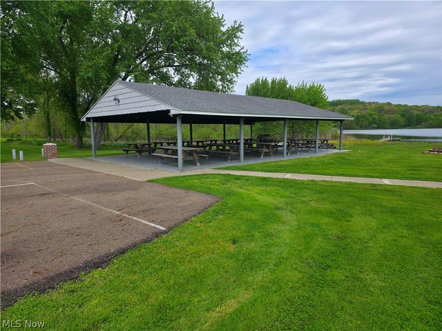 8177 S Cleveland Massillon Road 33, Clinton, OH 44216