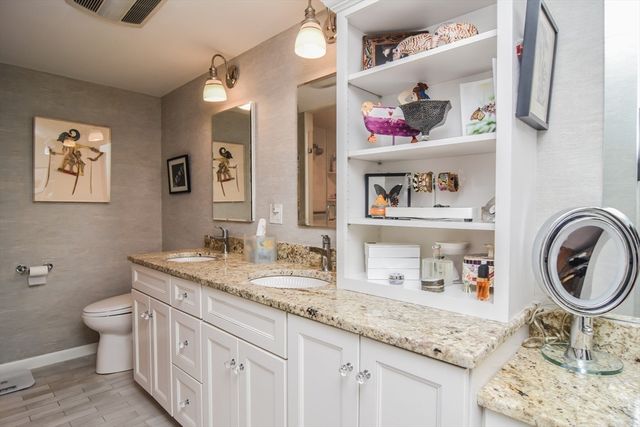 210 Nahanton 407, Newton, MA 02459