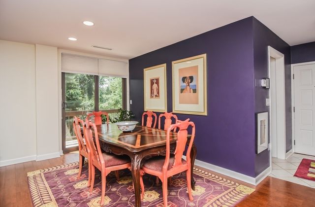 210 Nahanton 407, Newton, MA 02459