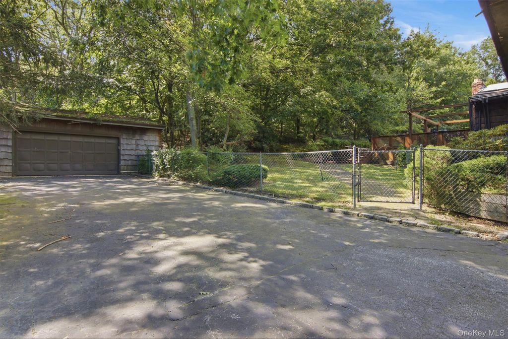 2 Cascade Court, Dix Hills, NY 11746 — photo 5