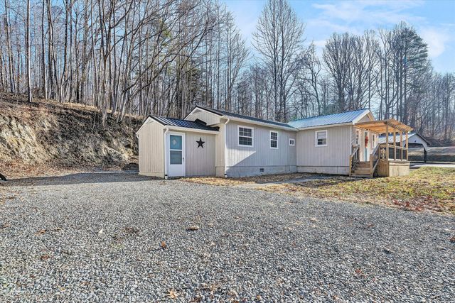 11111 Sontag RD, Martinsville, VA 24112