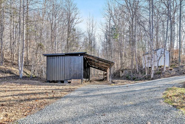 11111 Sontag RD, Martinsville, VA 24112