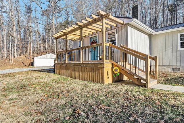 11111 Sontag RD, Martinsville, VA 24112