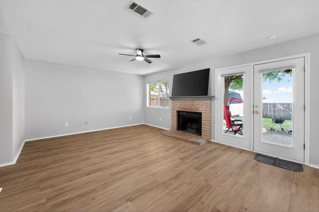 10836 Tall Oak Drive, Fort Worth, TX 76108