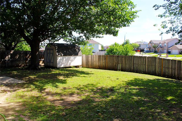 10836 Tall Oak Drive, Fort Worth, TX 76108