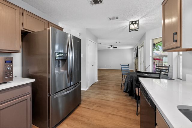 10836 Tall Oak Drive, Fort Worth, TX 76108