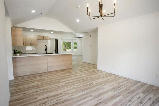 2539 W Lombard Street, Springfield, MO 65802