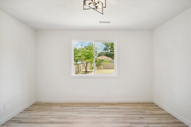 2539 W Lombard Street, Springfield, MO 65802