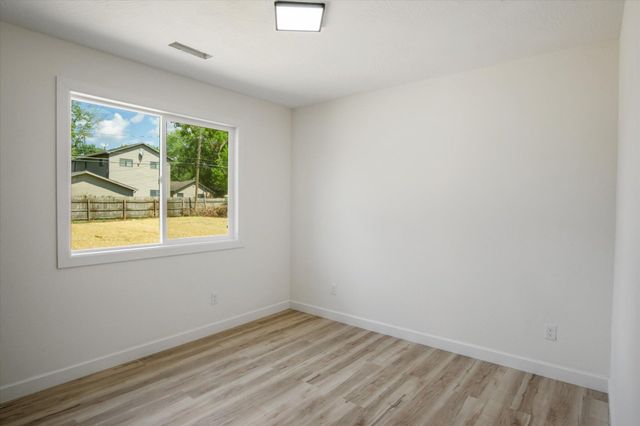 2539 W Lombard Street, Springfield, MO 65802