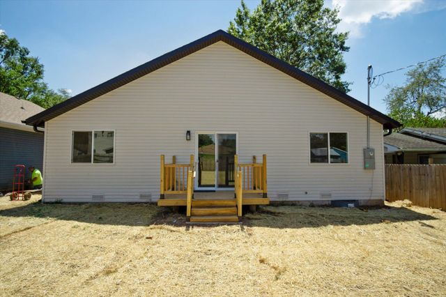 2539 W Lombard Street, Springfield, MO 65802