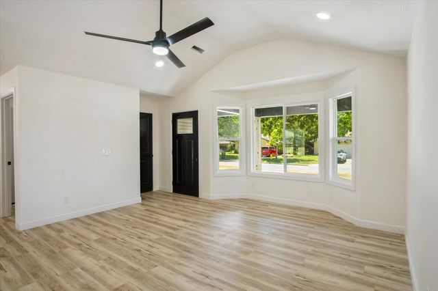 2539 W Lombard Street, Springfield, MO 65802