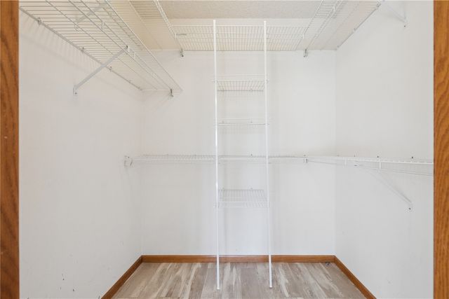 2060 Holiday Road, Coralville, IA 52241