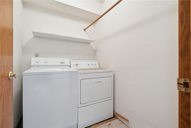 2060 Holiday Road, Coralville, IA 52241