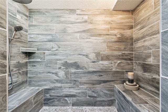 2060 Holiday Road, Coralville, IA 52241