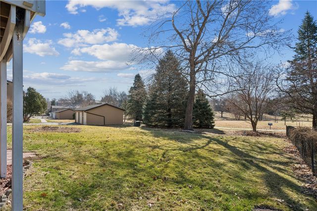 2060 Holiday Road, Coralville, IA 52241