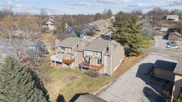 2060 Holiday Road, Coralville, IA 52241