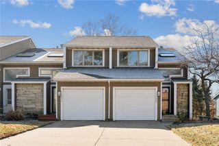 2060 Holiday Road, Coralville, IA 52241