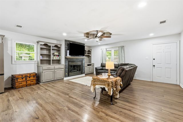 588 Pine Street, Lewisville, TX 75057