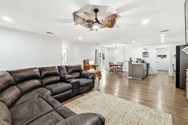 588 Pine Street, Lewisville, TX 75057