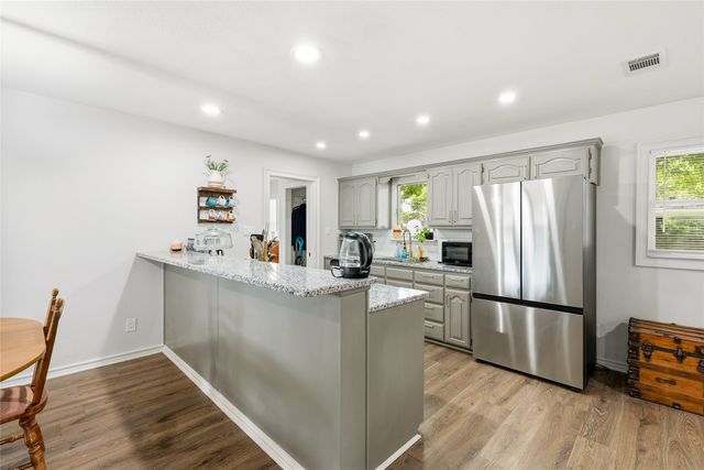 588 Pine Street, Lewisville, TX 75057