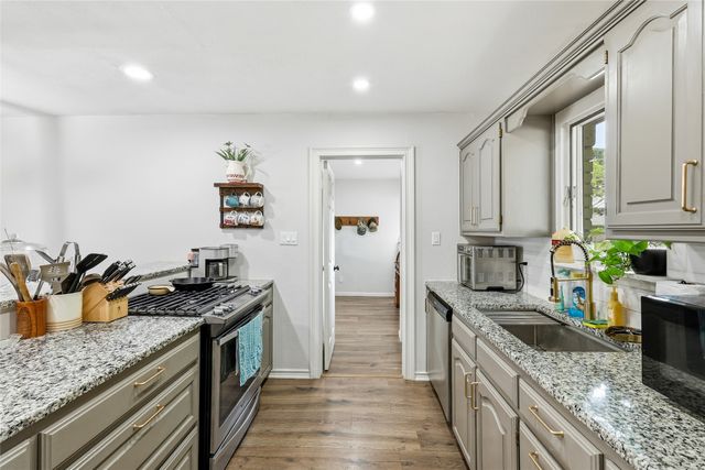 588 Pine Street, Lewisville, TX 75057