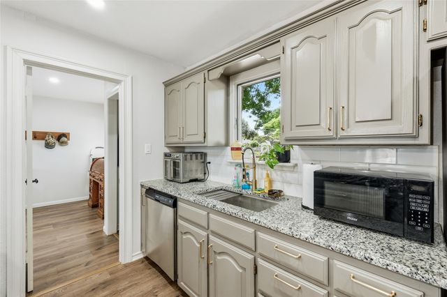 588 Pine Street, Lewisville, TX 75057