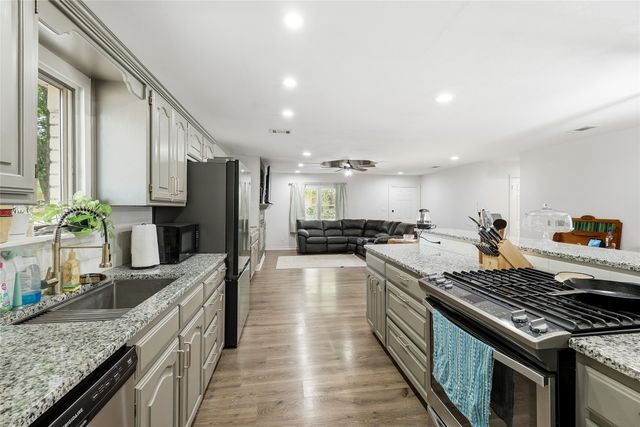 588 Pine Street, Lewisville, TX 75057