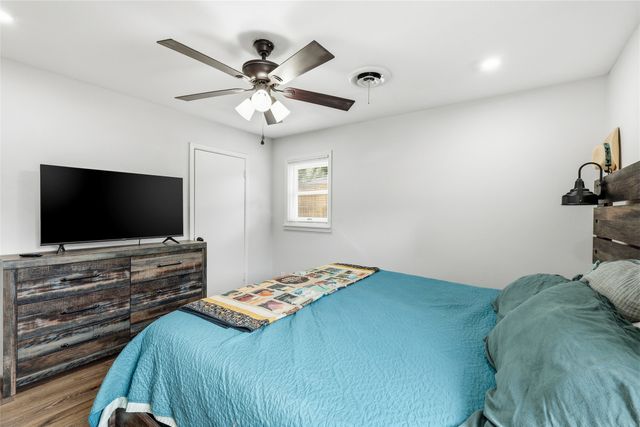 588 Pine Street, Lewisville, TX 75057