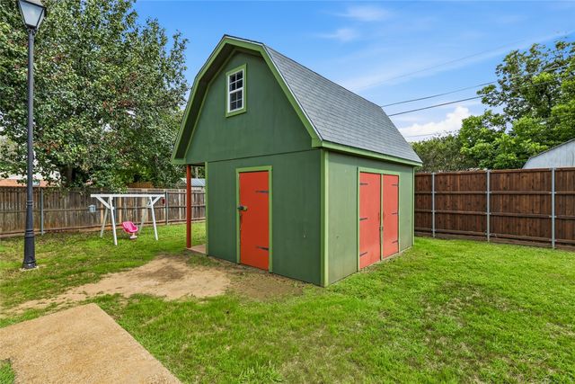 588 Pine Street, Lewisville, TX 75057