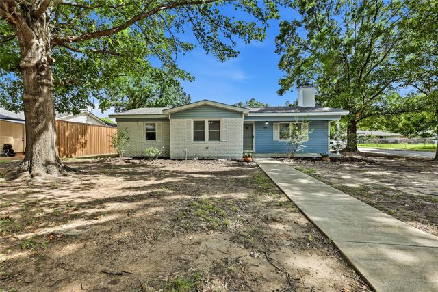 588 Pine Street, Lewisville, TX 75057