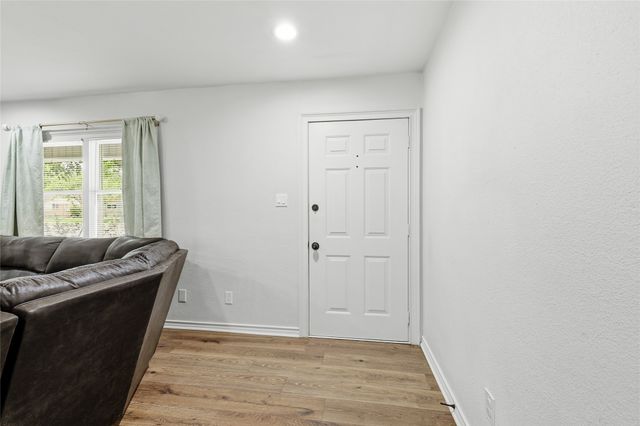 588 Pine Street, Lewisville, TX 75057