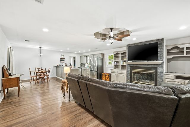 588 Pine Street, Lewisville, TX 75057