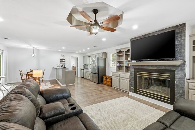 588 Pine Street, Lewisville, TX 75057