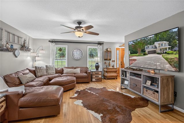 206 Playground Road, Walhalla, SC 29691