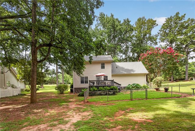 206 Playground Road, Walhalla, SC 29691