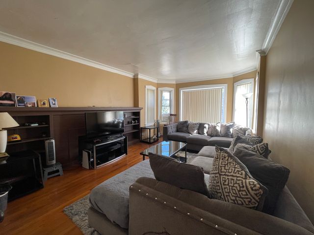 7846 S Evans Avenue, Chicago, IL 60619
