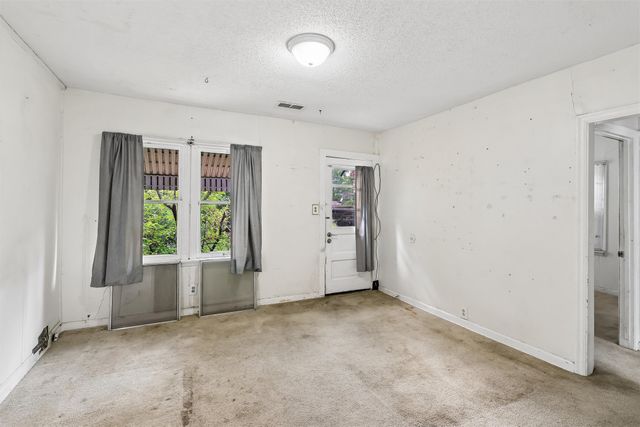 4021 57th Street, Des Moines, IA 50310