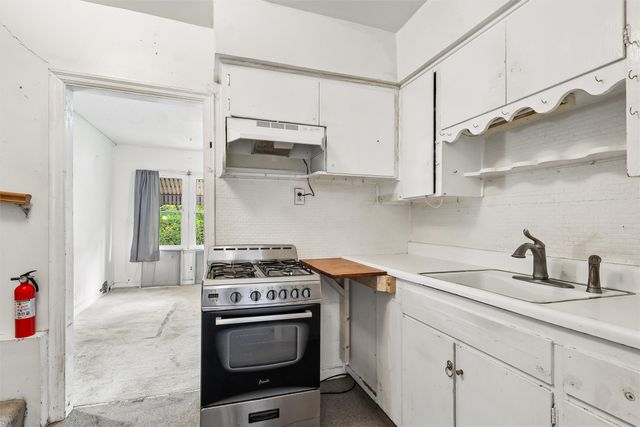4021 57th Street, Des Moines, IA 50310