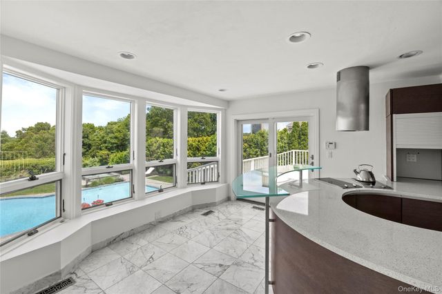 32 Contessa Court, Port Jefferson, NY 11777