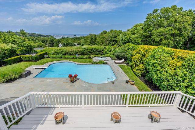 32 Contessa Court, Port Jefferson, NY 11777