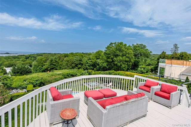 32 Contessa Court, Port Jefferson, NY 11777